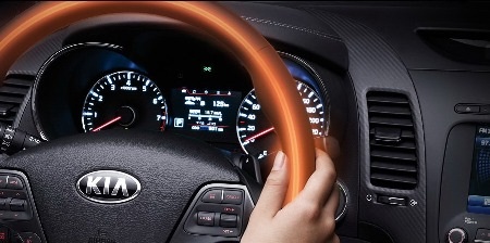 Xe Kia K3/Forte thế hệ mới chính thức trình làng - 3 Nút bấm điều khiển hệ thống kiểm soát hành trình ở bên trái vô-lăng